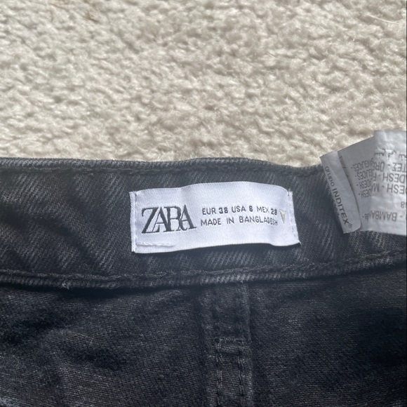 Zara Ripped Jean Shorts - Picture 3 of 3
